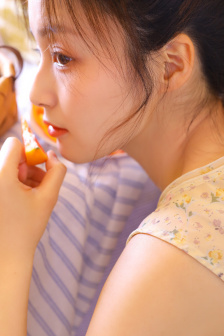 女性大荫蒂荫道多毛茸茸